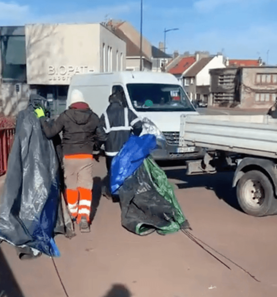 We watched a migrant camp eviction in France